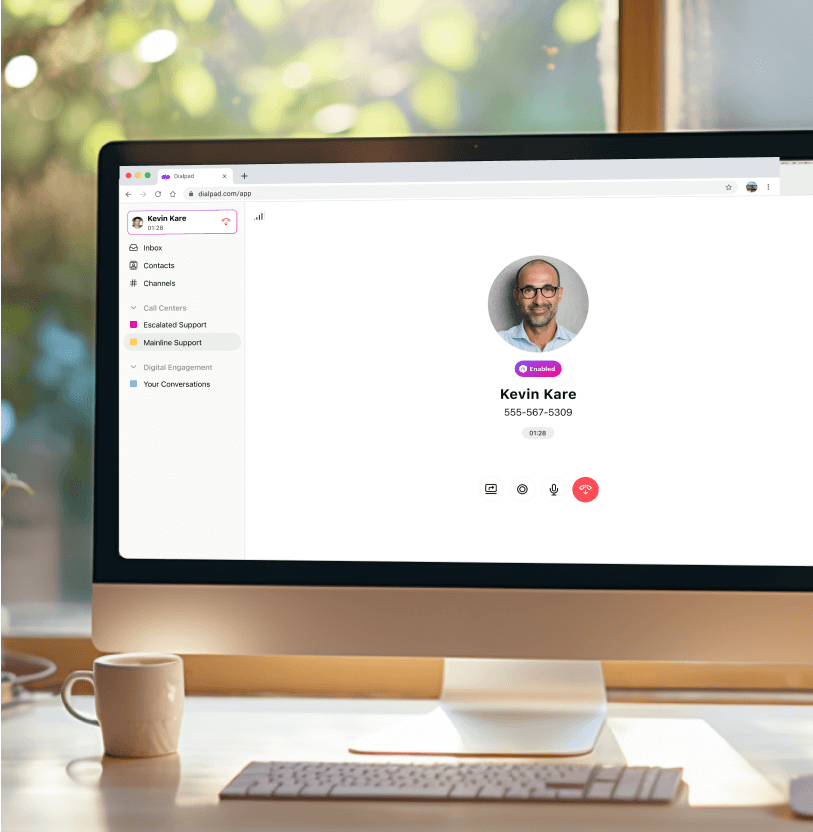 Capture d'écran d'un appel téléphonique en cours sur l'application de bureau Dialpad