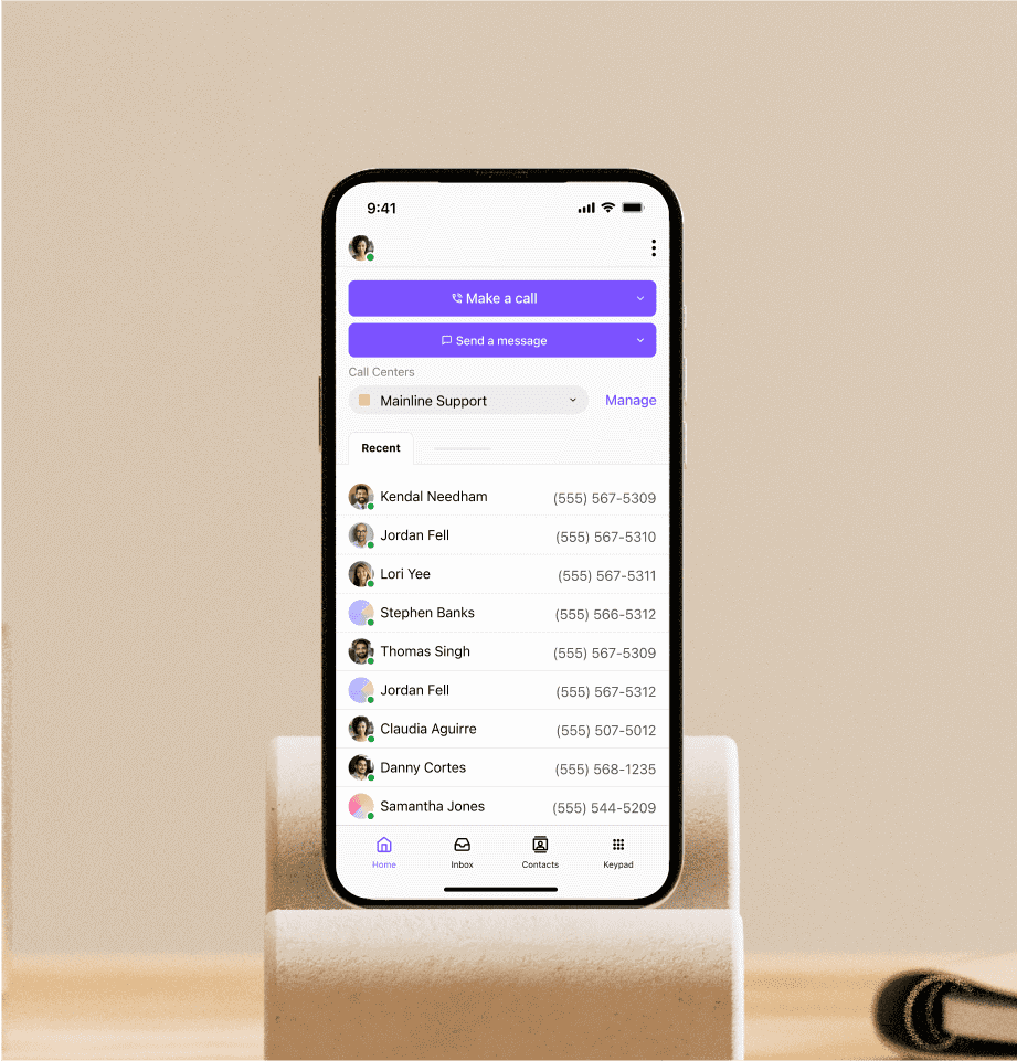 Un appareil mobile montrant l'interface utilisateur de l'intégration Dialpad sur l'application Microsoft Teams
